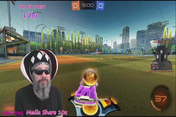 LATE NIGHT B(I)TCH!!! LIVE NOW!! TYPE, “!cashmein” IN CHAT TO RECEIVE A FREE GIFT!!!